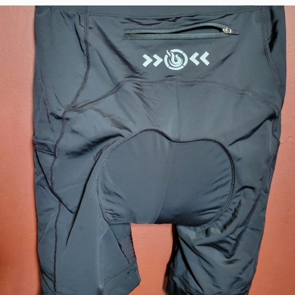 BEROY Women's Cycling Shorts withBack Reflector and Pockets. - Picture 9 of 11